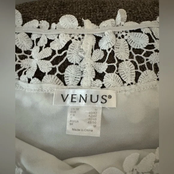 Venus Elegant White Lace Women's Top - Picture 2 of 3